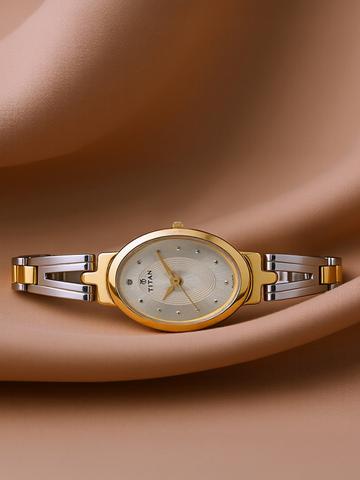 Titan Karishma Quartz Analog With Silver Dial Watch For Women - Nt2594bm01