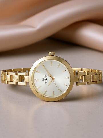 Titan Karishma Quartz Analog With Champagne Dial Watch For Women - Nm2598ym01