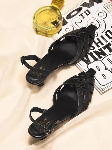 JM Looks Women Textured Kitten Heels Pumps with Buckles