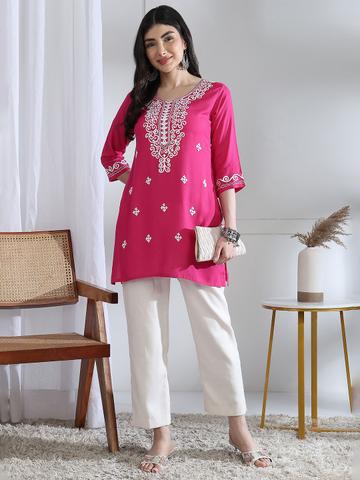 House of Pataudi Ethnic Motifs Embroidered Round Neck Short Kurti