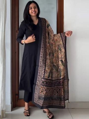 DIVASTRI Women Ethnic Motifs Regular Thread Work Kurta with Trousers & With Dupatta