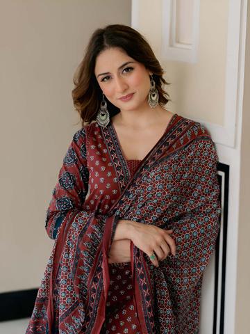 Arayna Ethnic Motifs Printed V-Neck Pure Cotton Kurta With Trousers & Dupatta