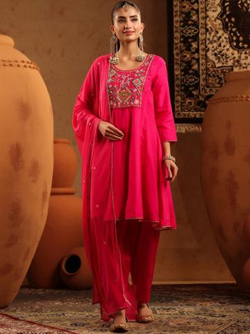 SCAKHI Women Fuchsia Floral Embroidered Panelled Thread Work Silk Kurta Set