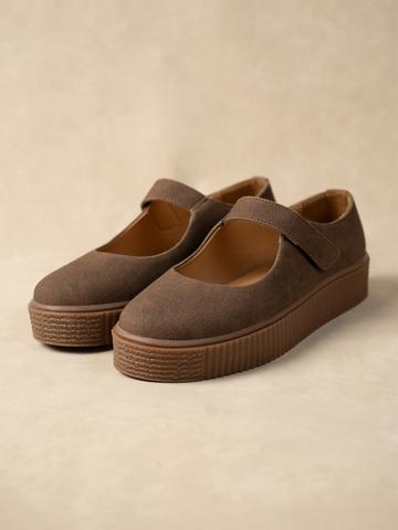 Theater Women Maru Earwig Brown Platform Mary Janes Flats