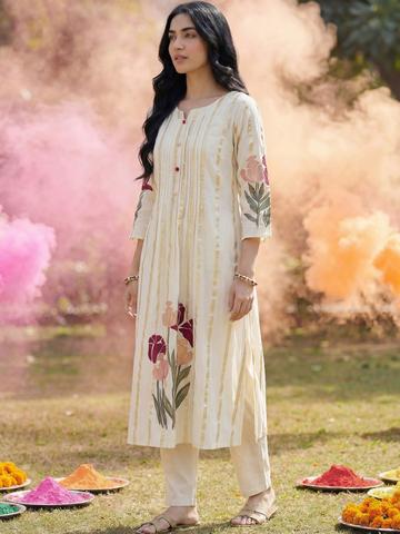 Indo Era Women Floral Embroidered Regular Kurta with Palazzos