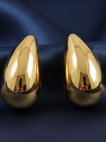 Nui Teardrop Shaped Studs Earrings