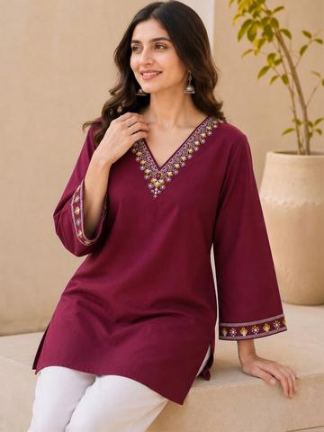 Ibrana Ethnic Motifs Embroidered V-Neck Thread Work Thread Work Kurti