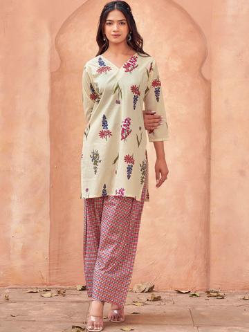 Tikhi Imli Women Floral Printed Regular Pure Cotton Kurta with Trousers