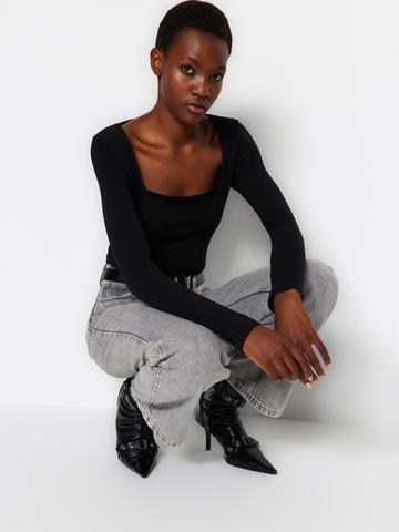 Trendyol Long Sleeves Square Neck Fitted Top