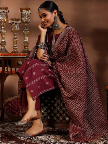 Gerua By Libas Women Ethnic Motifs Regular Thread Work Kurta with Trousers & With Dupatta