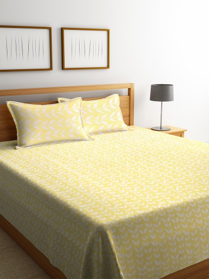 KLOTTHE Unisex Yellow Printed King Bedcover With 2 Pillow Covers