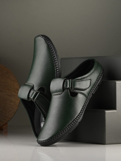 Price History of UNDERROUTE Men Comfort Sandals from Myntra