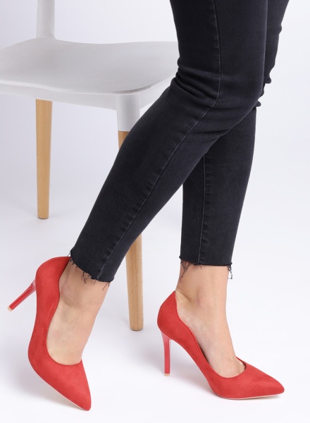 Red Pumps