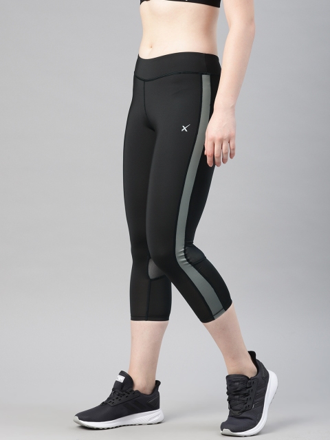 

HRX by Hrithik Roshan Women Black Solid Three-Fourth Rapid-Dry Tights
