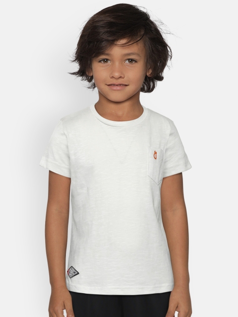 

Gini and Jony Boys White Printed Back Round Neck T-shirt