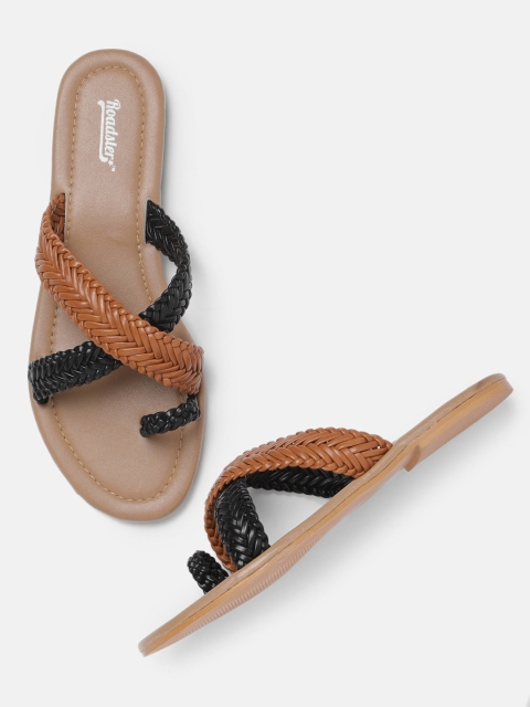 

Roadster Women Tan & Black Woven Design One Toe Flats