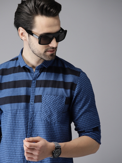 

Campus Sutra Men Blue & Black Standard Regular Fit Checked Casual Shirt