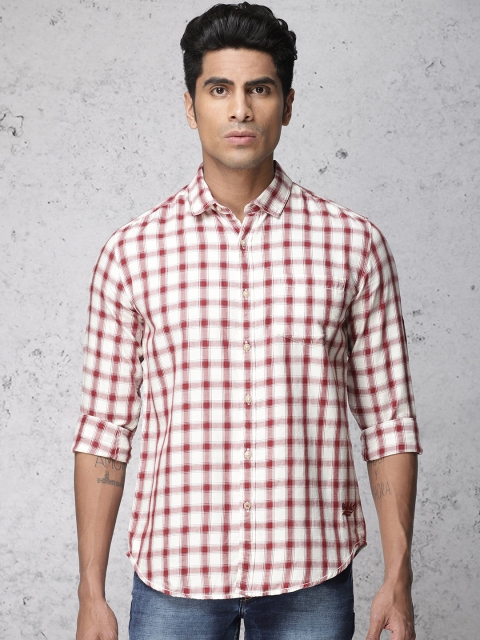 

Ecko Unltd Men Off-White & Maroon Slim Fit Checked Casual Shirt
