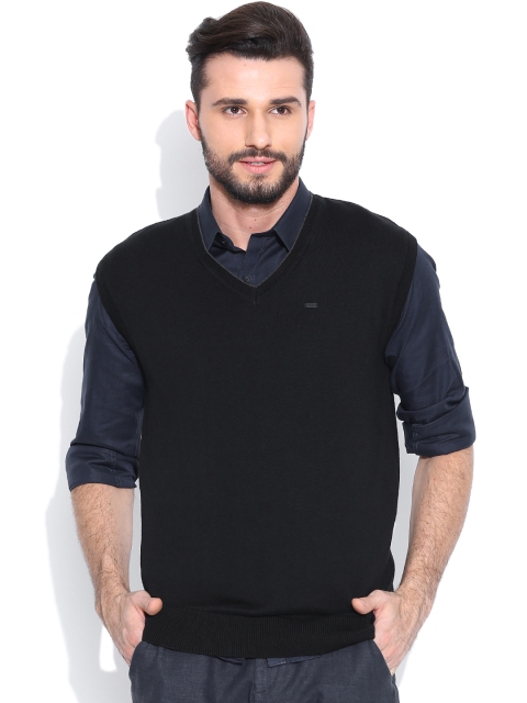

Locomotive Black Sleeveless Sweater