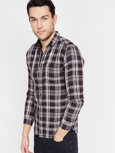 

Fame Forever by Lifestyle Men Burgundy & White Slim Fit Checked Casual Shirt