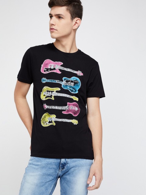 

Fame Forever by Lifestyle Men Black Solid Round Neck T-shirt