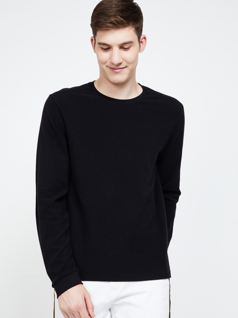 

Fame Forever by Lifestyle Men Black Solid Round Neck T-shirt