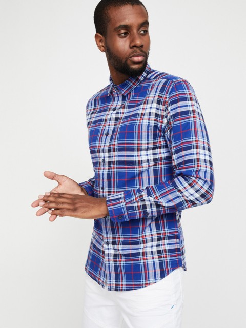 

Fame Forever by Lifestyle Men Navy Blue & White Slim Fit Checked Casual Shirt
