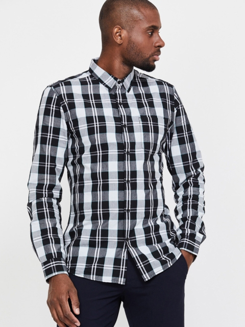 

Fame Forever by Lifestyle Men Black & White Slim Fit Checked Casual Shirt