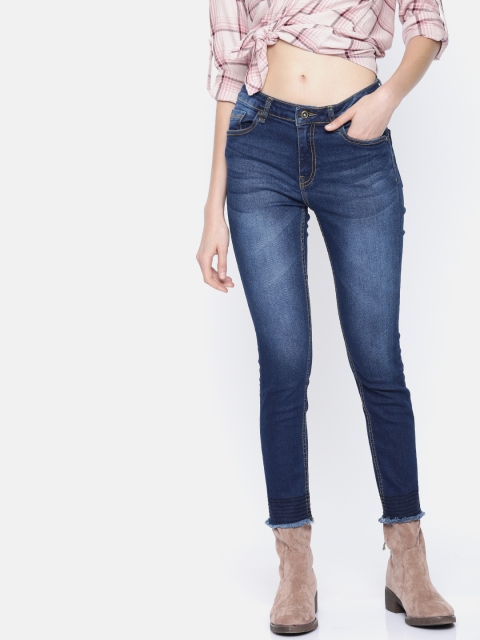 

The Roadster Lifestyle Co Women Blue Skinny Fit Mid-Rise Clean Look Stretchable Cropped Jeans