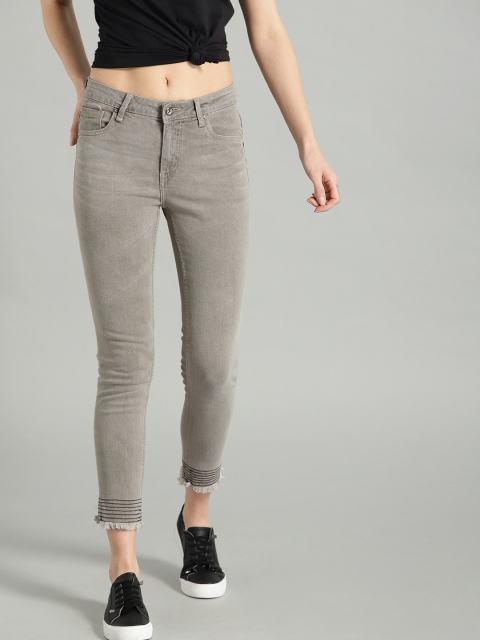 

The Roadster Lifestyle Co Women Grey Skinny Fit Mid-Rise Clean Look Stretchable Jeans