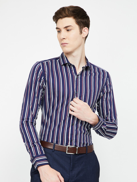 

CODE by Lifestyle Men Navy Blue & White Regular Fit Striped Casual Shirt