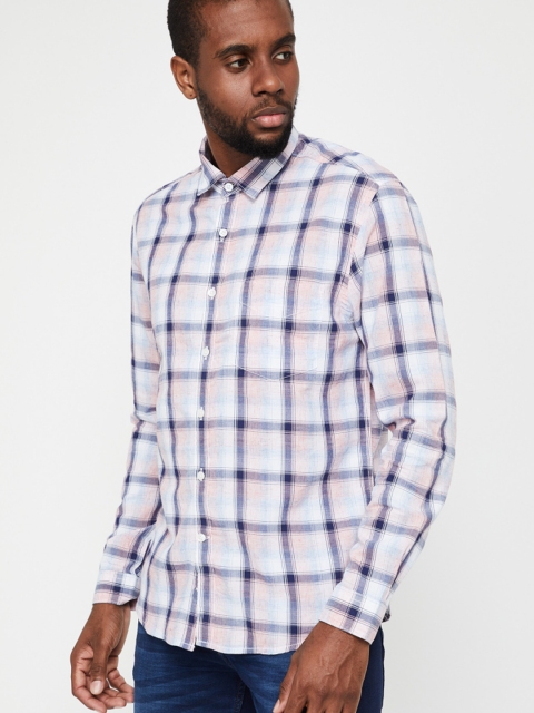

CODE by Lifestyle Men Pink & White Regular Fit Checked Casual Shirt