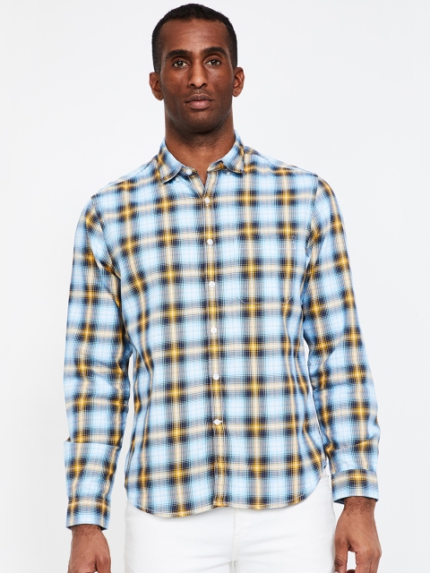 

CODE by Lifestyle Men White & Blue Regular Fit Checked Casual Shirt