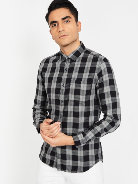 

Bossini Men Black & Grey Slim Fit Checked Casual Shirt