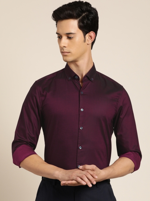 

INVICTUS Men Maroon Slim Fit Solid Semiformal Shirt