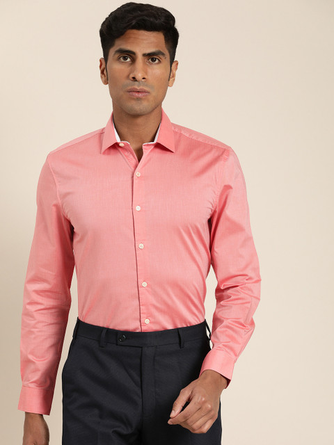

INVICTUS Men Coral Pink Slim Fit Solid Formal Shirt