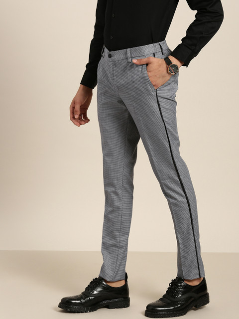 

INVICTUS Men Grey Slim Fit Self Checked Regular Trousers