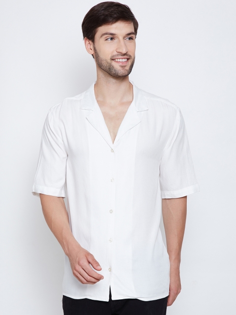 

Oxolloxo Men White Regular Fit Solid Casual Shirt