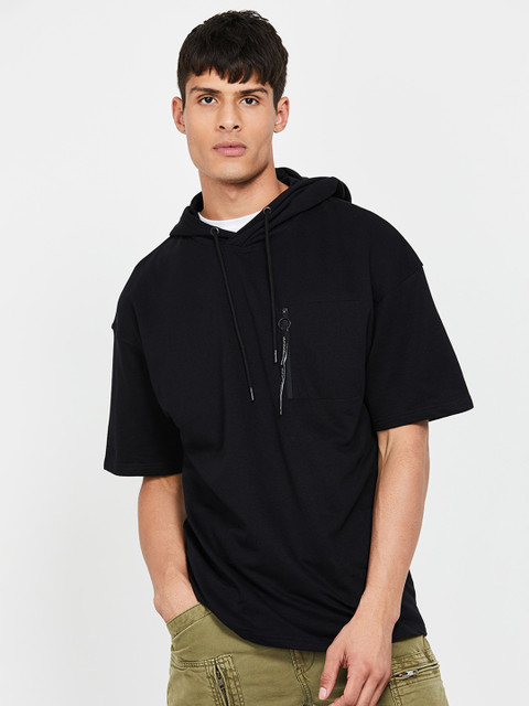 

UCLA Men Black Solid Hood T-shirt
