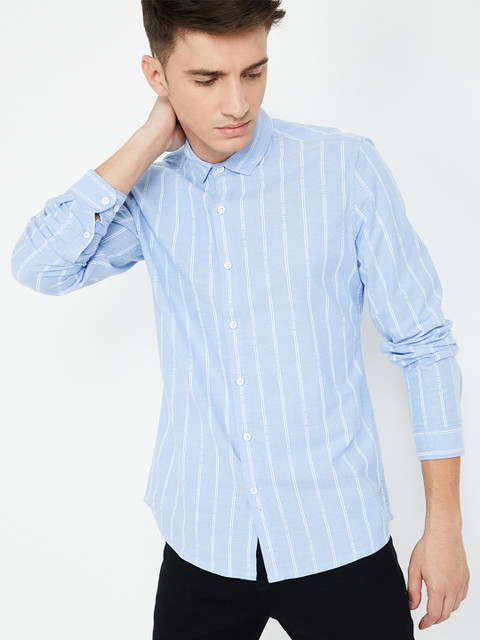 

UCLA Men Blue & White Slim Fit Striped Casual Shirt