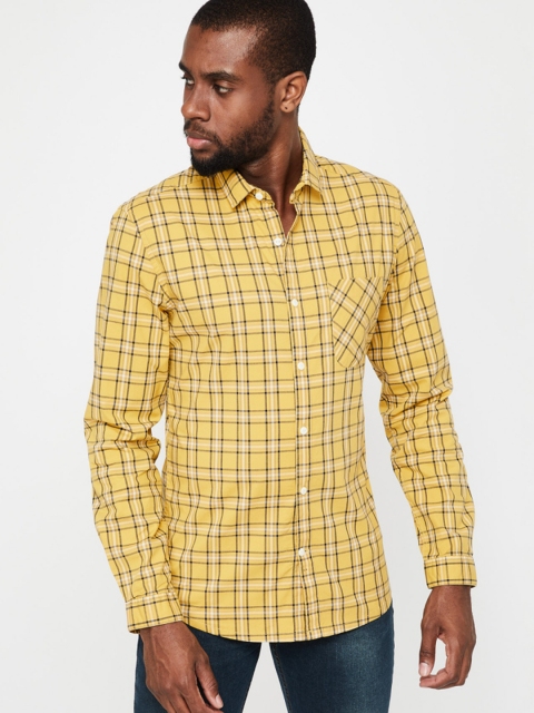 

UCLA Men Yellow Slim Fit Checked Casual Shirt