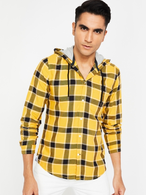 

UCLA Men Yellow Slim Fit Checked Casual Shirt