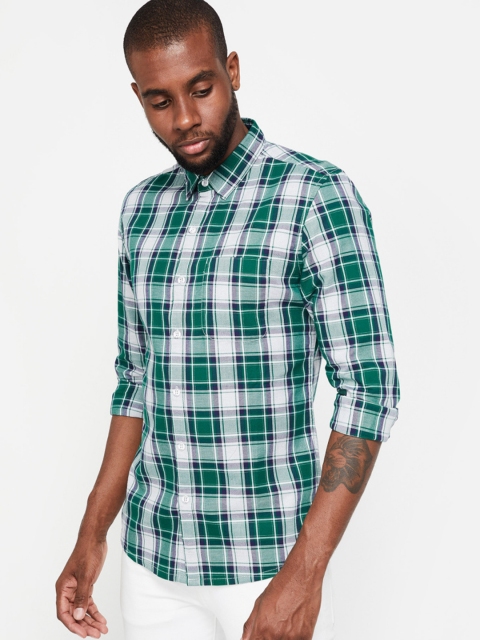 

UCLA Men Green & White Slim Fit Checked Casual Shirt