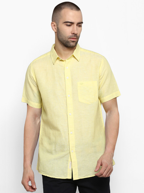 

Red Tape Men Yellow Regular Fit Solid Casual Shirt