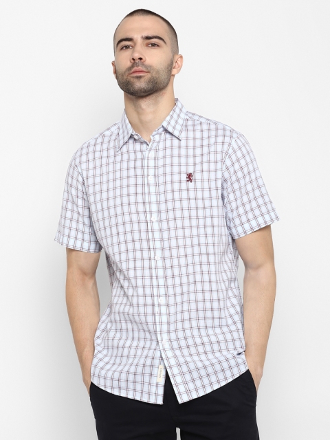 

Red Tape Men Off-White & Brown Regular Fit Checked Casual Shirt