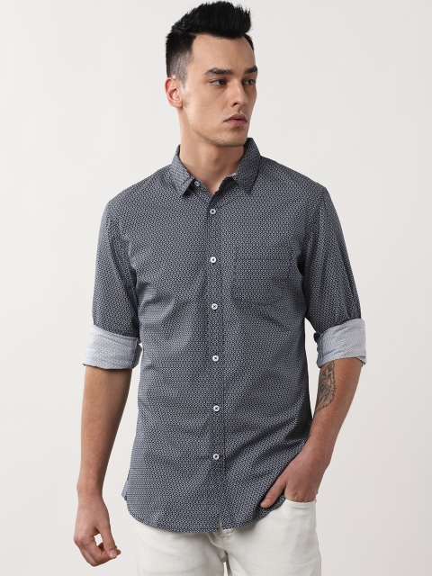 

Sangria Men Navy Blue & Off-White Slim Fit Printed Casual Shirt