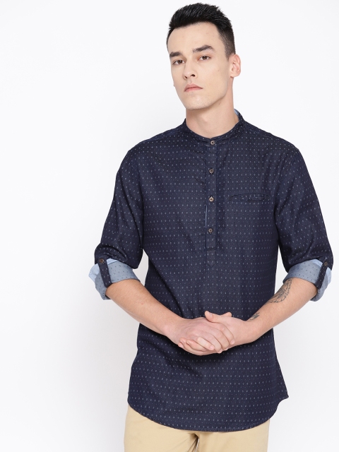 

Sangria Men Navy Blue Slim Fit Chambray Self Design Casual Shirt