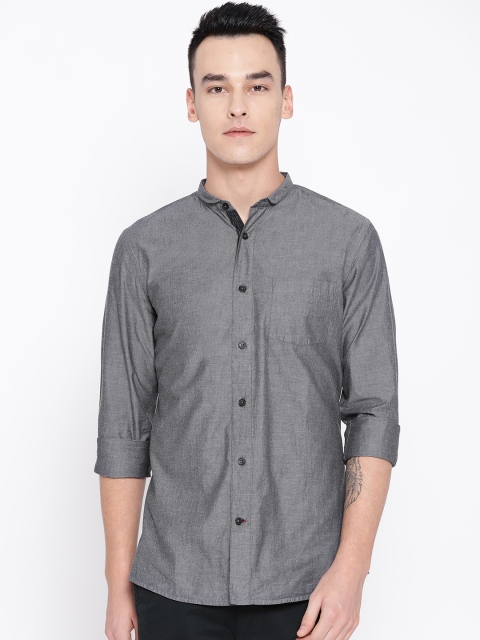 

Sangria Men Charcoal Grey Slim Fit Solid Casual Shirt