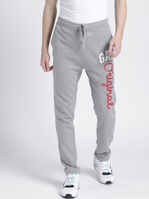 

GAP Men's Logo Fleece Sweatpants, Grey melange