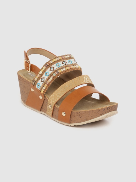 

Lavie Women Tan Brown & Gold-Toned Woven Design Wedges